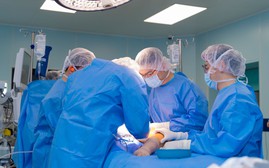 Bệnh nhi đầu tiên tại Việt Nam được thay thành công khớp háng bằng công nghệ in 3D