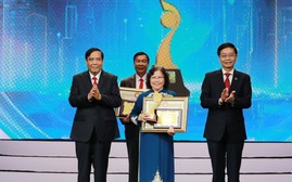 Nhà giáo nhân dân Nguyễn Thị Hiền và sản phẩm đặc biệt: "Sự nghiệp trồng người"