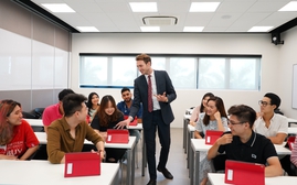 Phê duyệt Đề án "Đưa tiếng Anh thành ngôn ngữ thứ hai trong trường học giai đoạn 2025-2035, tầm nhìn đến năm 2045"