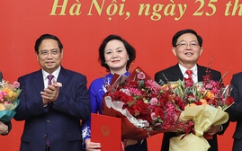 Giới thiệu chữ ký của 2 tân Phó Thủ tướng Chính phủ: Phạm Thị Thanh Trà và Hồ Quốc Dũng