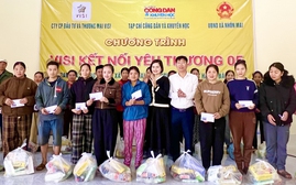 VISI kết nối yêu thương trao 160 triệu đồng đến đồng bào xã Nhôn Mai khắc phục bão lũ