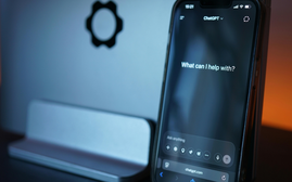 "Hãy yên nghỉ nhé, đức vua" - tin nhắn ChatGPT khích lệ người trẻ tự tử?