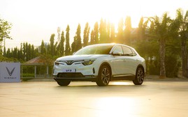 Người dùng VinFast VF 8: Cảm giác như lái “siêu xe”, với chi phí chưa tới 1 tỷ đồng