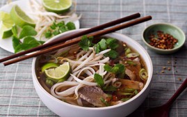 Ngày phở Việt Nam: 40.000đ/bát phở thương hiệu