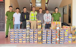 Công an Nghệ An bắt đối tượng vận chuyển hơn 3 tạ pháo nổ trái phép