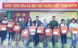 Hội Khuyến học tỉnh Lâm Đồng trao hơn 150 phần quà, học bổng cho học sinh khó khăn