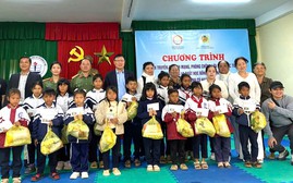 70 triệu quà, học bổng tặng học sinh, phụ huynh xã Đam Rông 4