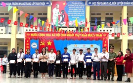 Trao hơn 900 suất quà, học bổng cho học sinh Lâm Đồng bị ảnh hưởng bởi lũ lụt