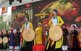 Đặc sắc lễ hội làng Diềm tưởng nhớ Thủy tổ Quan họ tại Bắc Ninh