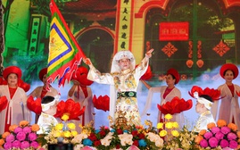 Hòa mình vào không gian tâm linh, nghệ thuật ở Liên hoan Diễn xướng Chầu văn truc tiep bong da xoivotv