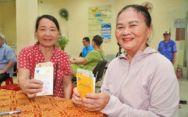 Hệ thống Bảo hiểm xã hội hoàn thành chi trả lương bong da truc tiep sớm tháng 5/2025