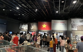 Đông đảo người dân khắp nơi về thủ đô tham quan xem truc tiep bong da tren internet Lịch sử quân sự Việt Nam