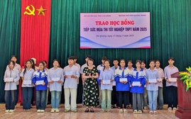 Hội Khuyến học tỉnh Cao Bằng trao học bổng "Tiếp sức mùa thi" 2025
