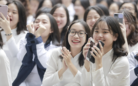 Hà Nội khen thưởng với 852 học sinh tiêu biểu, xuất sắc năm học 2024-2025