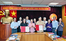Hội Khuyến học Việt Nam ký biên bản ghi nhớ hợp tác với Trường Đại học Mở Hà Nội