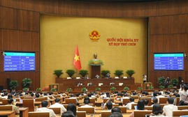 Ban hành 2 Nghị quyết về sửa đổi, bổ sung một số điều của Hiến pháp năm 2013