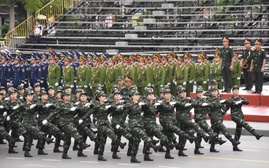 Chiêm ngưỡng hợp luyện duyệt đội ngũ và diễu hành kỷ niệm 70 năm Ngày giải phóng Hải Phòng