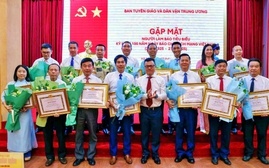 Ban Tuyên giáo và Dân vận Trung ương gặp mặt người làm báo tiêu biểu