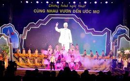 Bắn pháo hoa chào mừng tỉnh Lào Cai mới