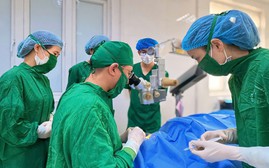 Cấp cứu kịp thời bệnh nhân bị chấn thương xuyên nhãn cầu nghiêm trọng