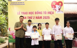 Quỹ Khuyến học, khuyến tài Tô Hiệu trao 200 suất học bổng cho học sinh nghèo vượt khó