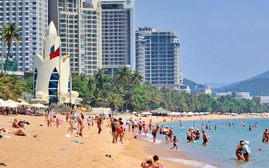 Bão diễn biến khó lường, Thủ tướng yêu cầu bảo đảm an toàn trên biển và đất liền
