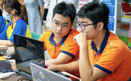 Nhiều trường đại học cho sinh viên học trực tuyến tránh bão số 3