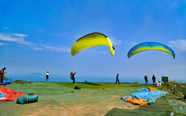 Ngừng bay dù lượn ở Sơn Trà sau vụ việc du khách tử nạn
