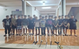 Bắt giữ 22 đối tượng là học sinh tại Hà Nội mang hung khí đi gây rối trật tự công cộng