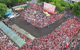 Bị ngã, cuốn vào đám đông khi xem diễu binh, diễu hành - phải làm gì để đảm bảo an toàn?
