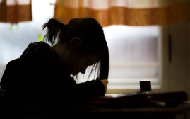 Kín lịch học chính khóa, học sinh lại "gồng mình" học thêm?