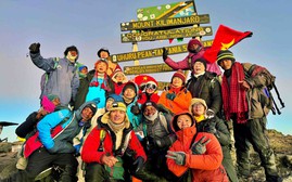 Đường lên đỉnh Kilimanjaro: Lời thì thầm từ "Nóc nhà châu Phi"