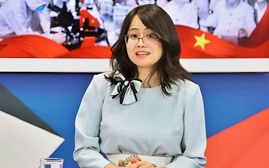 Cô Hiệu trưởng Nguyễn Thị Doan từng khuyên tôi ra thế giới xem người ta làm những gì