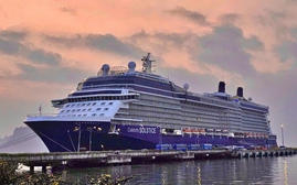 Quảng Ninh đón tàu biển Celebrity Solstice xông đất đầu năm 2026