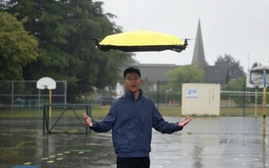 Ô bay: Khi chiếc ô che mưa nắng không còn phải cầm tay