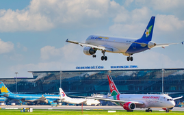 Cảnh báo xe dù, cò mồi taxi tại sân bay Nội Bài dịp cao điểm Tết Âm lịch