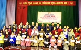 Hội Khuyến học tỉnh Bắc Ninh trao 50 suất học bổng Đinh Thiện Lý, chắp cánh ước mơ học sinh nghèo