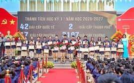 Trường Tiểu học Đoàn Thị Điểm đón nhận danh hiệu Anh hùng Lao động