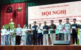 Quỹ khuyến học xã Lạc Đạo (Hưng Yên) trao thưởng hơn 130 triệu đồng cho học sinh, giáo viên tiêu biểu