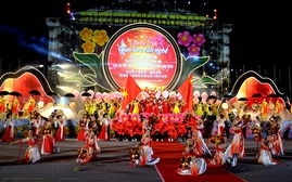 Tưng bừng giao lưu văn nghệ “Chào Xuân biên giới” Việt Nam - Trung Quốc tại Lào Cai