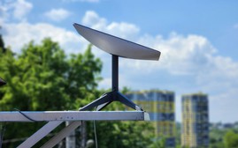 Giá internet Starlink tại Việt Nam vô cùng đắt đỏ, có nên sử dụng hay không?