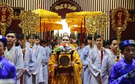 Hàng nghìn người đổ về Yên Tử ngày Khai hội Xuân 2026