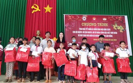 Hội Khuyến học tỉnh Lâm Đồng trao quà Tết cho học sinh vượt khó tại xã Kiến Đức và Quảng Tín