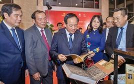 Trưởng ban Tuyên giáo và Dân vận: Vai trò của sách quan trọng hơn trong thời đại số