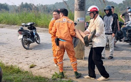 Hai công nhân Điện lực kịp thời cứu giúp nạn nhân bị tai nạn giao thông