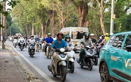 Trăn trở trước quyết định triển khai xăng E10 rộng rãi
