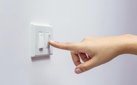 Từ 25/5, chủ trọ thu tiền điện sai quy định có thể bị phạt đến 30 triệu đồng
