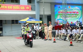 Giáo dục an toàn giao thông cho học sinh: sáng kiến “tiết học an toàn giao thông”