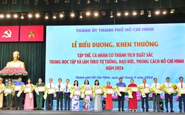 Khen thưởng 358 tập thể, cá nhân điển hình học tập, làm theo tư tưởng, đạo đức, phong cách Hồ Chí Minh