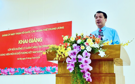 Đảng uỷ MTTQ và các đoàn thể trung ương trang bị nền tảng lý luận cho đảng viên mới và đối tượng kết nạp Đảng